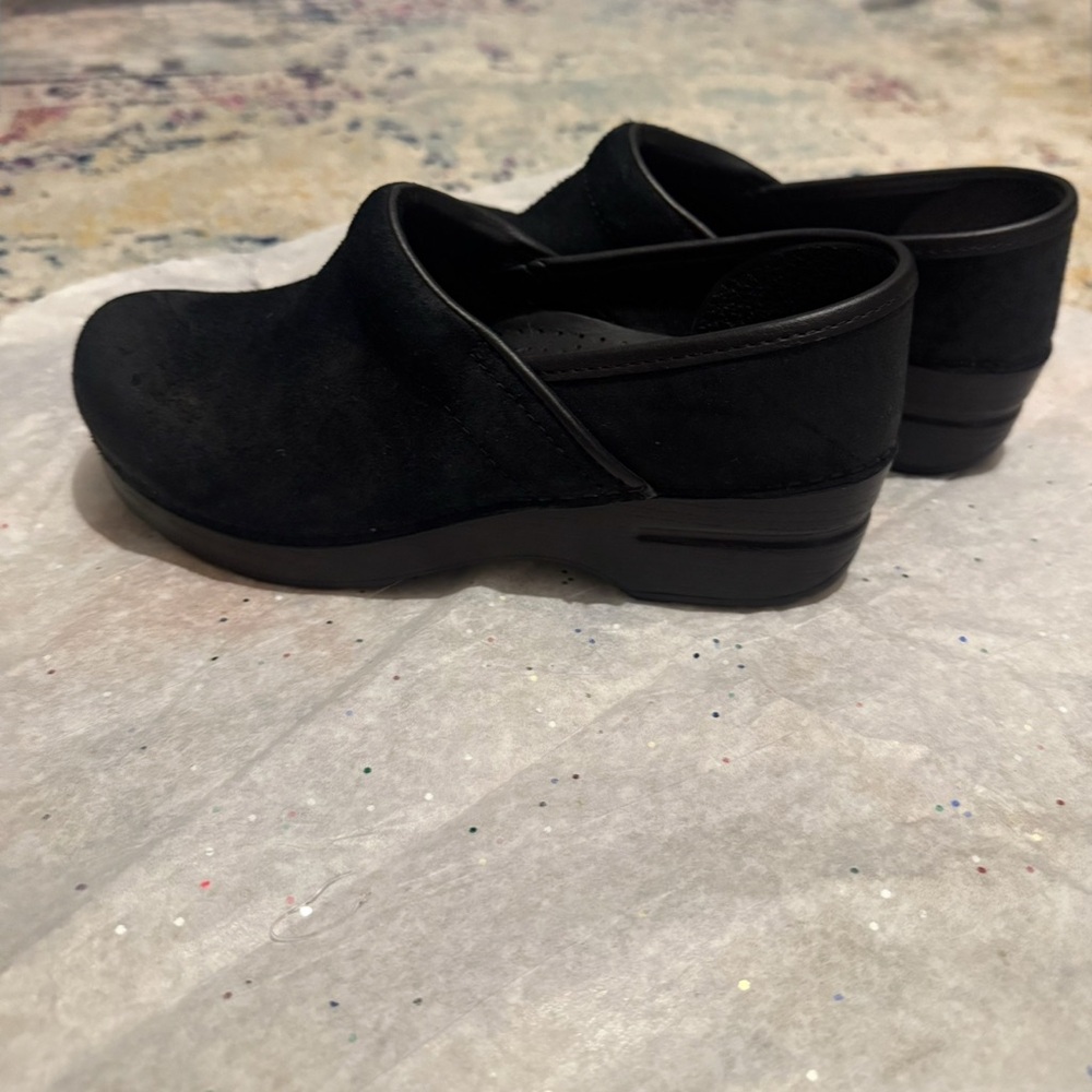 Dansko Women's Professional Burnished Suede Black Clogs